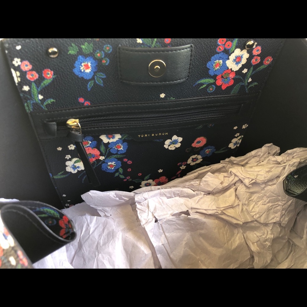 Gaby’sBags👜💕-NWT Tory Burch Large tote floral - Picture 7 of 8